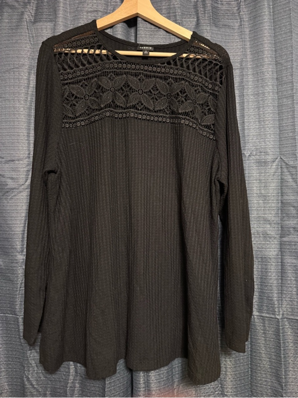 Torrid black waffle knit top with floral chest design Size 2 or 18/20 2XL